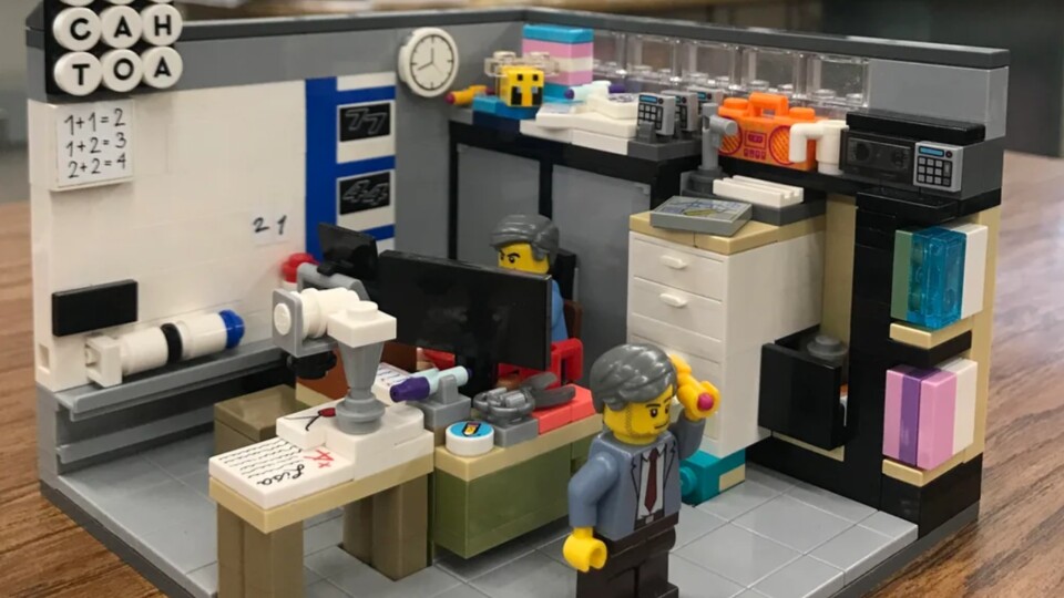 Recriação em LEGO: aluno surpreende professor e atrai 58 mil fãs
