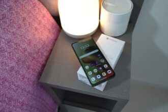 Moto G56 256 GB com resistência militar cai para R$1.299